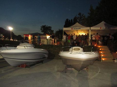 Darsena Bellandi bei Nacht