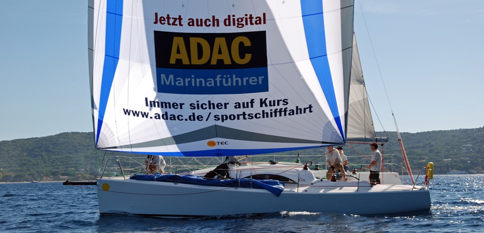 Immer sicher auf Kurs: www.adac.de/sportschifffahrt